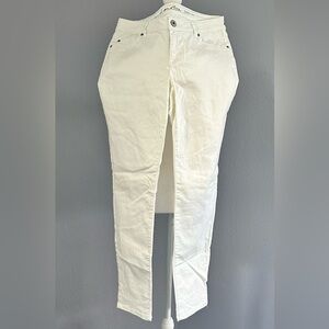 INC NWOT Size 6 Curvy White Denim